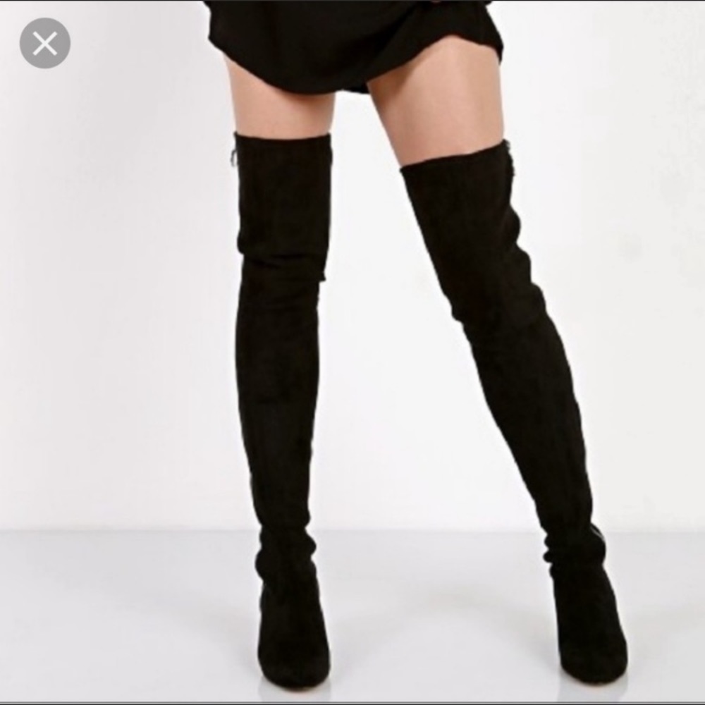 Dolce Vita Jimmy Over The Knee Boots in Black Suede. Size 7.5